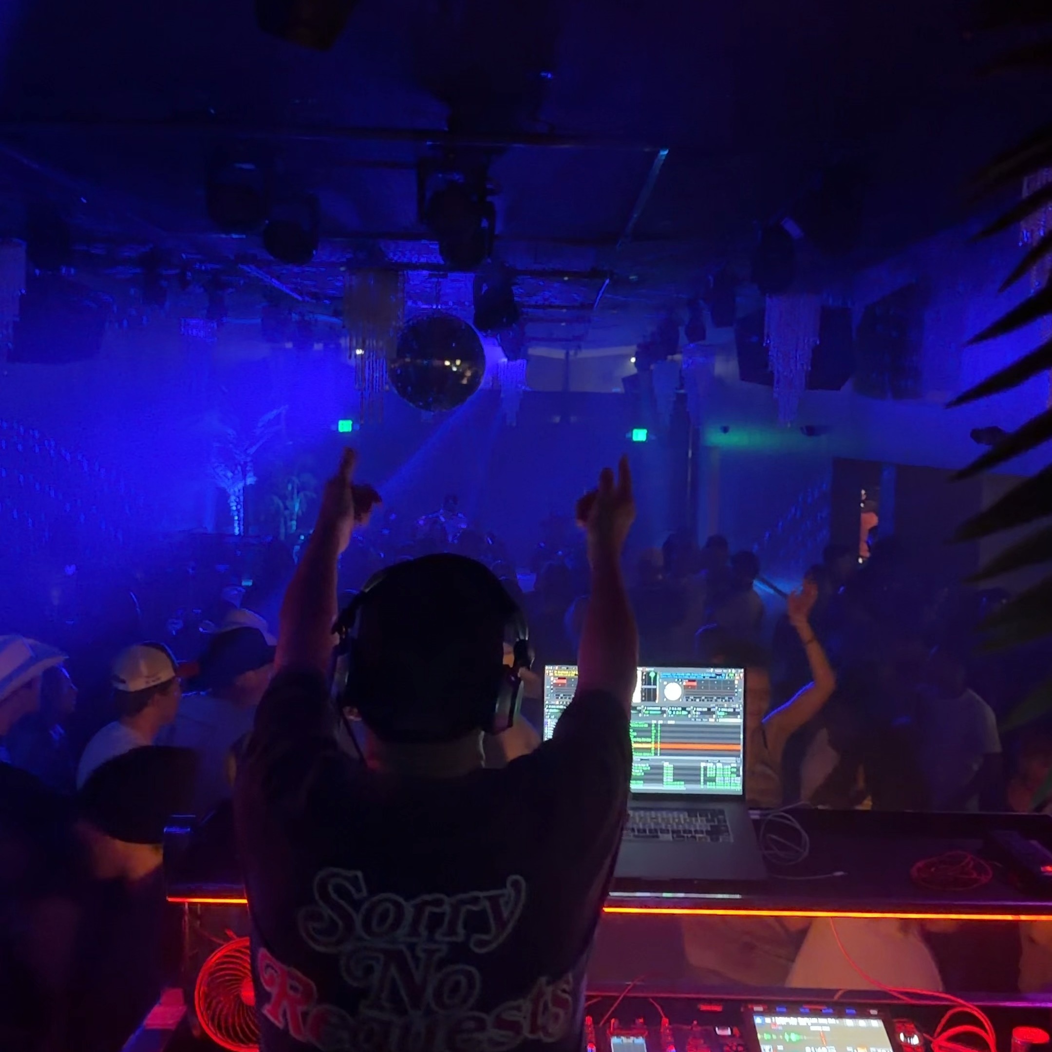 A moment from the Memorial Day Weekend set at Reforma